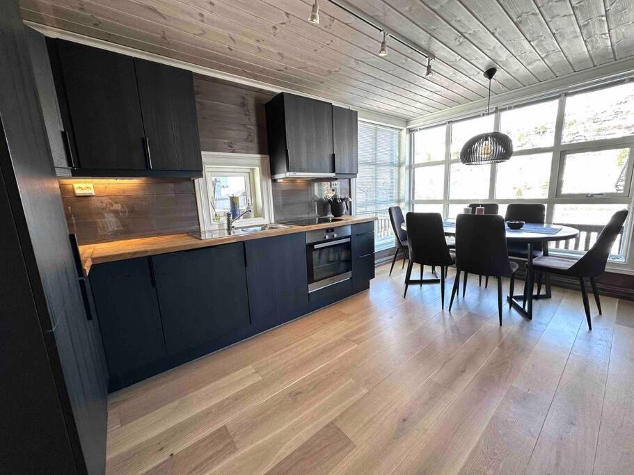 Lovise Mountain Apartment Stranda  Exteriör bild
